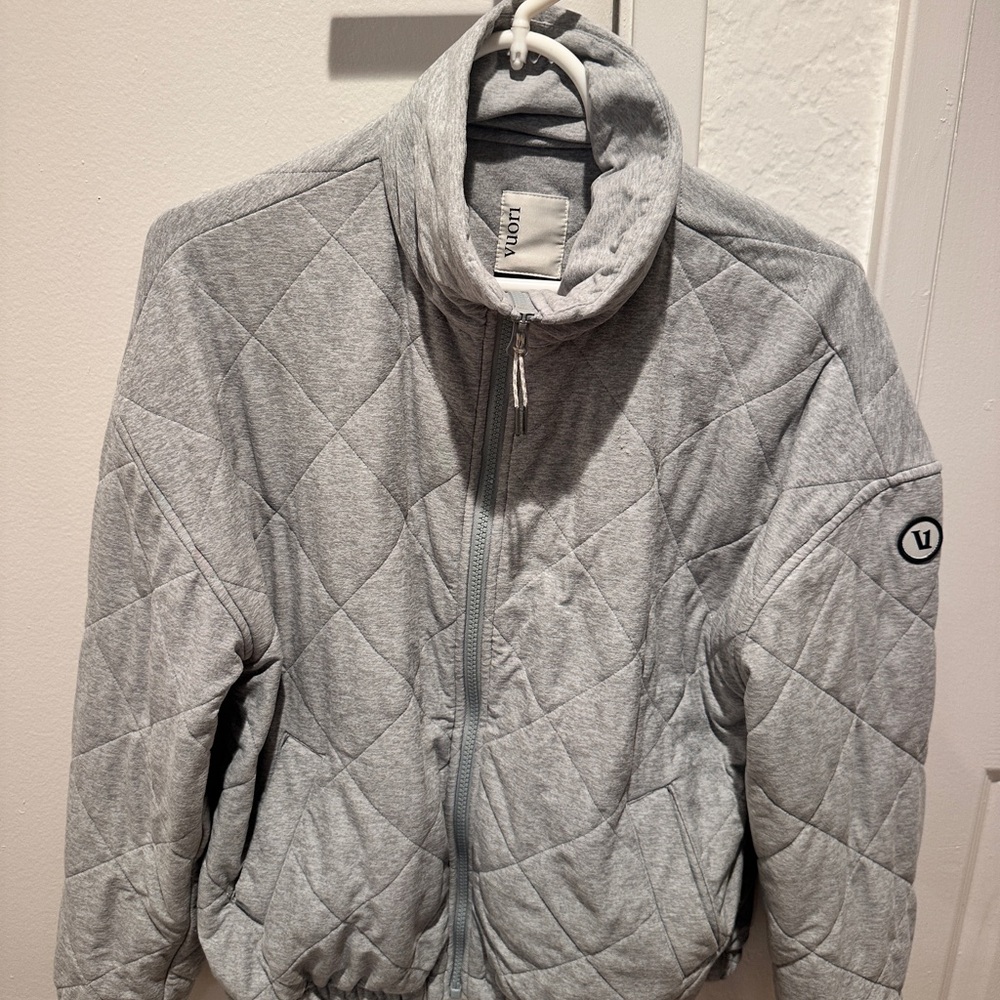 Vuori Light Gray Quilted Puffer Jacket